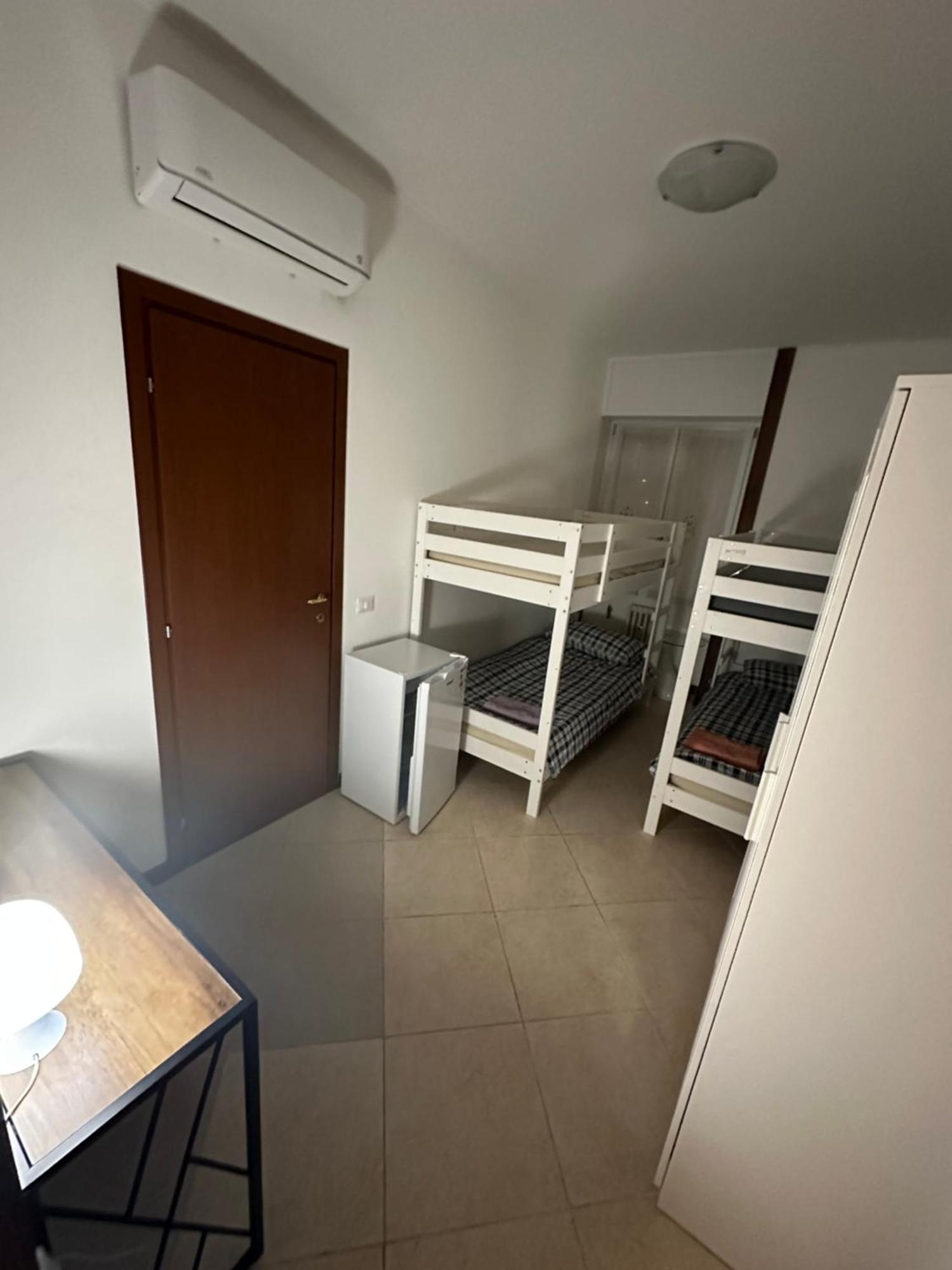Gigli, Rooms Con Cucina In Comune E Terrazza Mailand Exterior foto