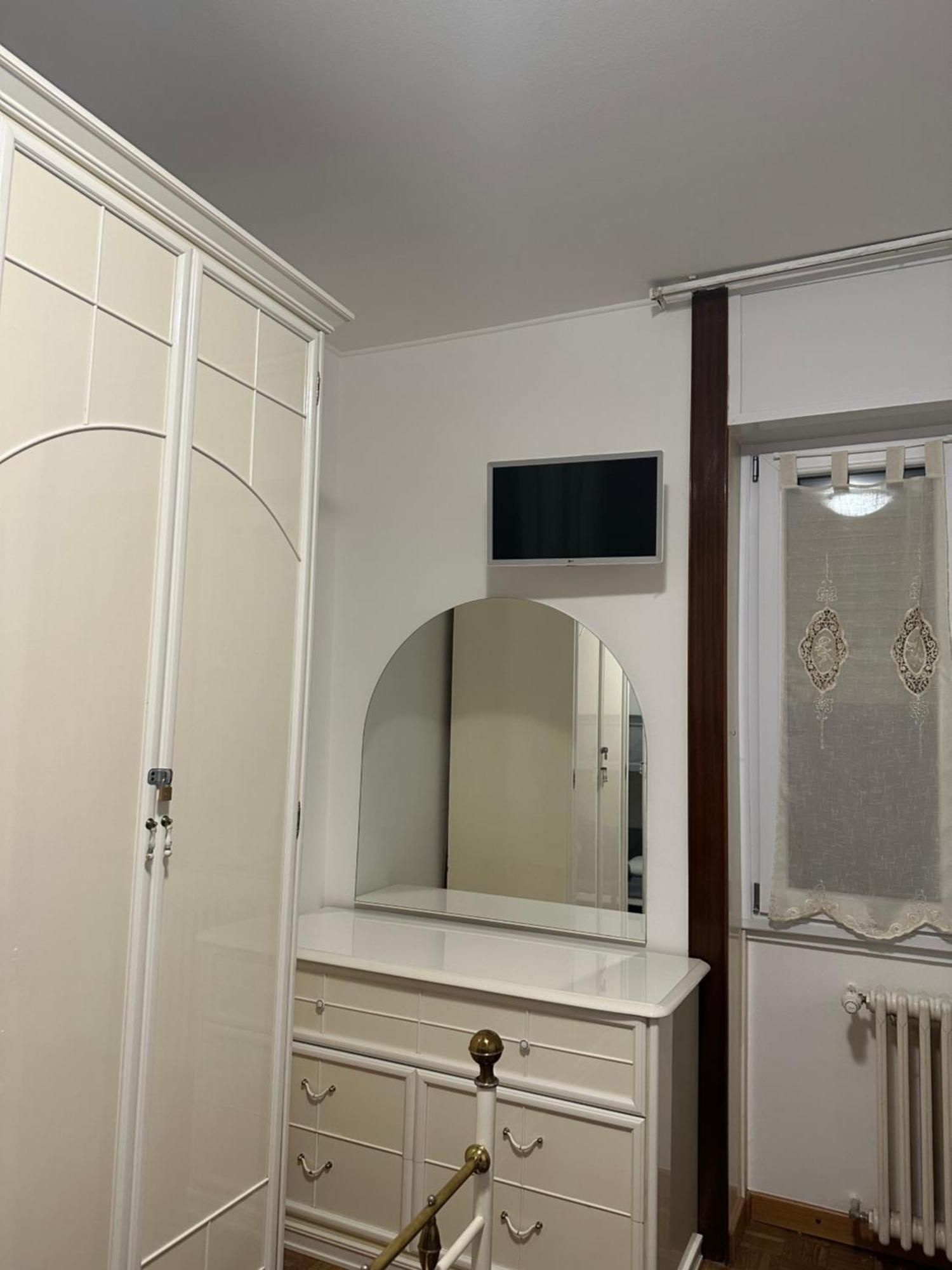 Gigli, Rooms Con Cucina In Comune E Terrazza Mailand Exterior foto