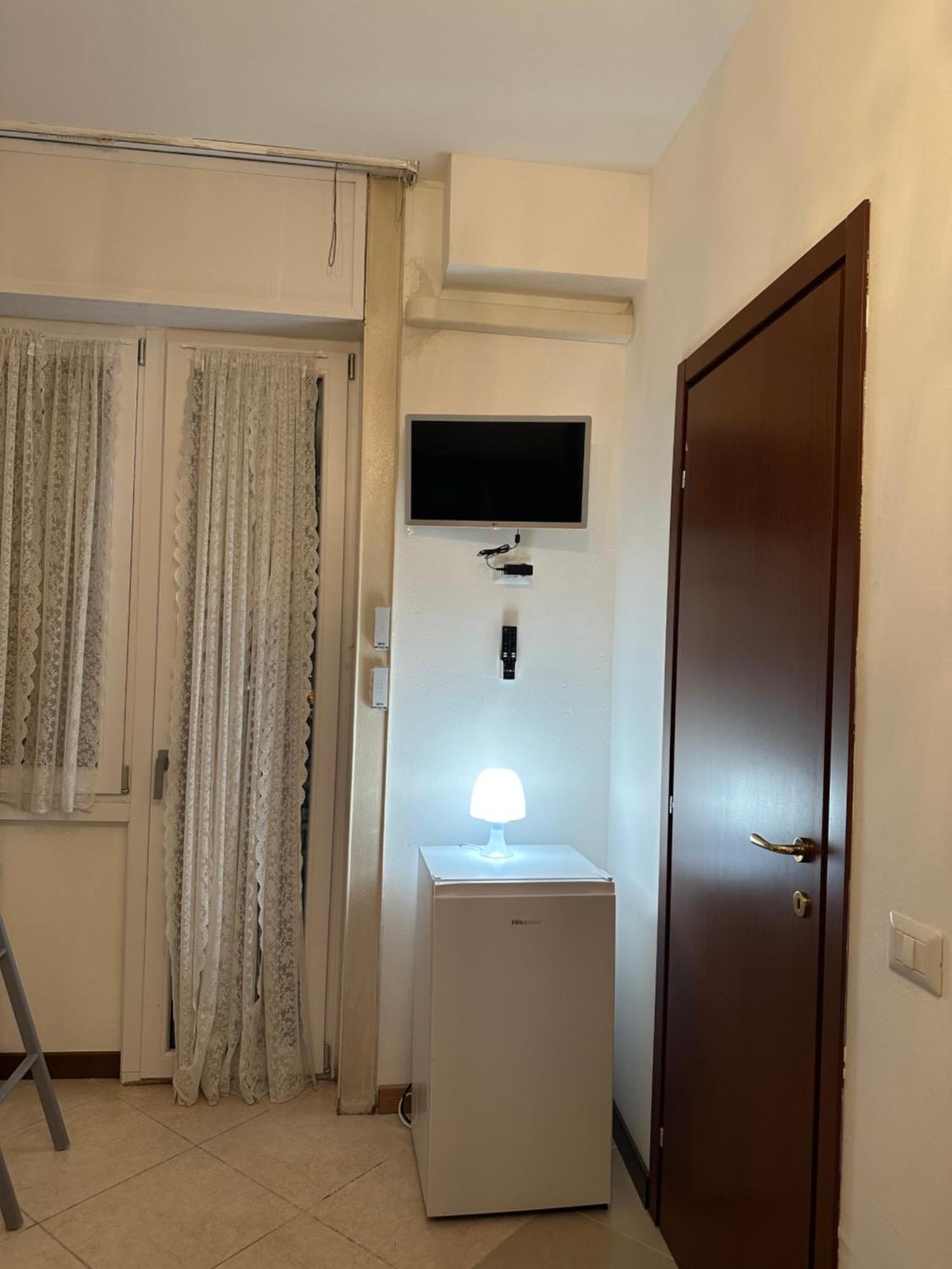 Gigli, Rooms Con Cucina In Comune E Terrazza Mailand Exterior foto