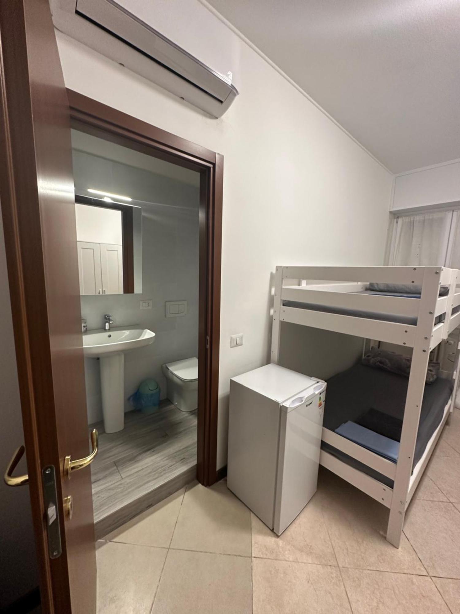 Gigli, Rooms Con Cucina In Comune E Terrazza Mailand Exterior foto